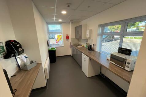 Unit 2 Cooper Road, Thornbury