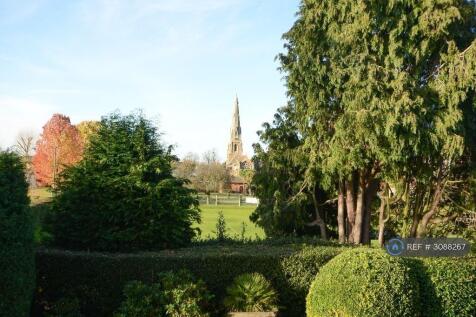2-bed flat on Parkside Court, Weybridge, KT13, £1,650/mo
