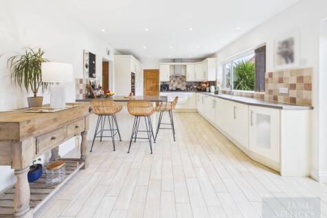 Open Plan Dining/Living Kitchen