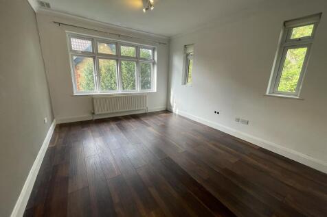 Hill Court, Main Road, Romford, Havering photo 4