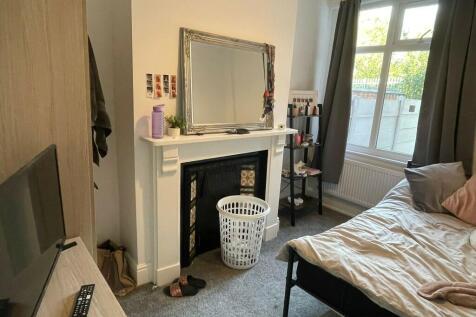 £182pppw Bills Incl, Whitby Road, Manchester, M14 photo 3
