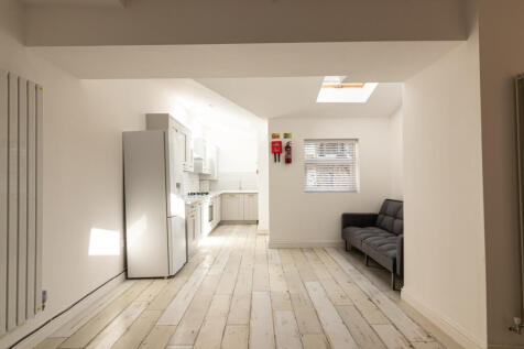 5 Gladstone Terrace Living Room 4