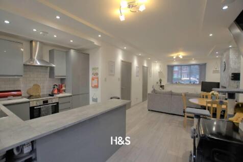 222 Lincoln Road North - Reverse.jpg