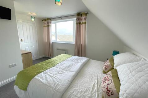 annexe bedroom 1.jpg