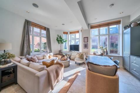 Reception Room/Open Plan Kitchen: