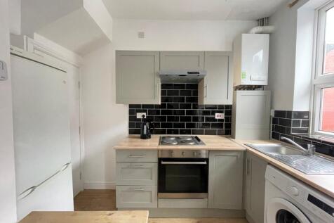 3 bed flat to rent Foxwell Street, London SE4 2DX