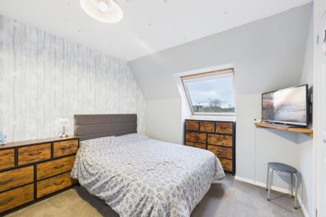 CAM03481G0-PR0122-STILL021