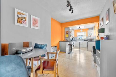 89 Clare Ave, Che...