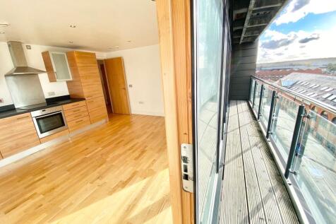 La Salle, Leeds Dock, Chadwick Street, Leeds, LS10 1NH photo 4