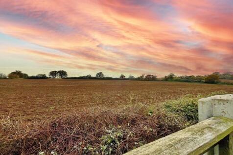 Farmland Views To Rear