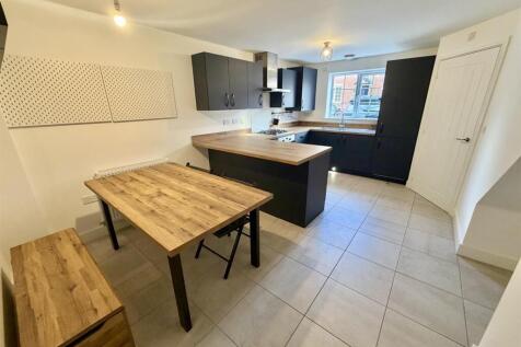 Bramleys Estate Agents - Meadow View - Mirfield (1