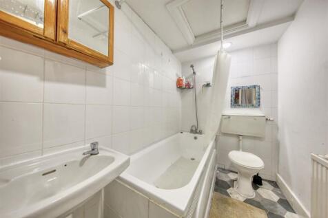 Bathroom.jpg