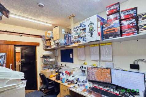 REAR ROOM