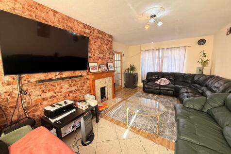Little Grove Field, HARLOW photo 3