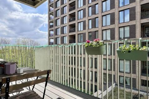 3 Bedroom, New Build, E6 For Rent By Barrain Londo