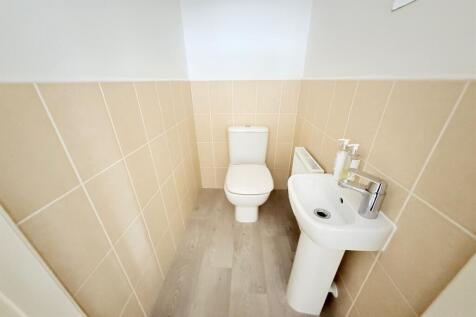 Downstairs WC/Cloakr