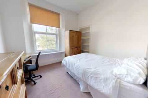 4B North Friary House photo 3