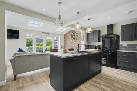 Dining/Living Kitchen