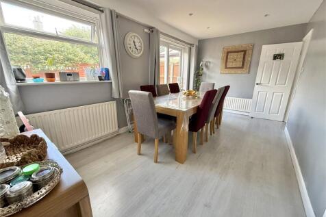 Autumn Grove, BIRKENHEAD, CH42 photo 5
