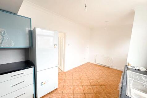 Thirlstone Avenue, Oldham, Manchester, OL4 photo 5