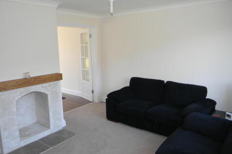 Crawley, RH11 photo 3