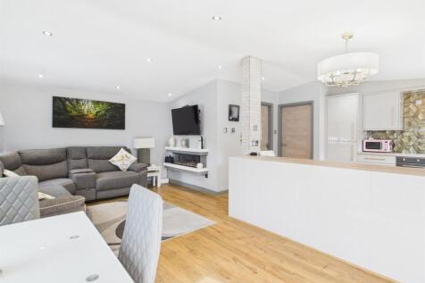 Lounge/Kitchen