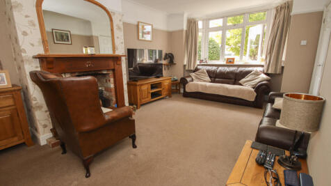Extended 3 bed semi-detached house for sale Wrens
