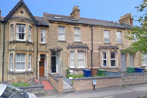 6-bed terraced on Southfield Road, £6,000/mo
