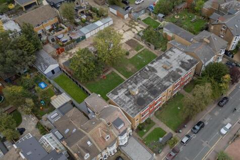 Hainault Road, E11