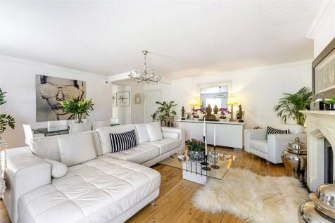 Sitting/Dining Room