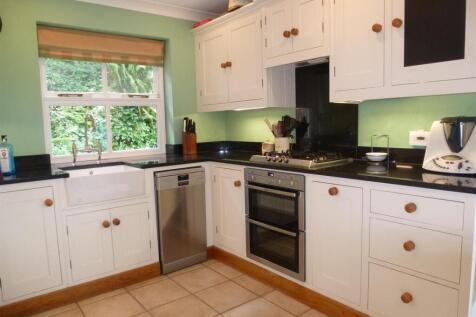 Hawthorn Cottage kitchen 2.JPG