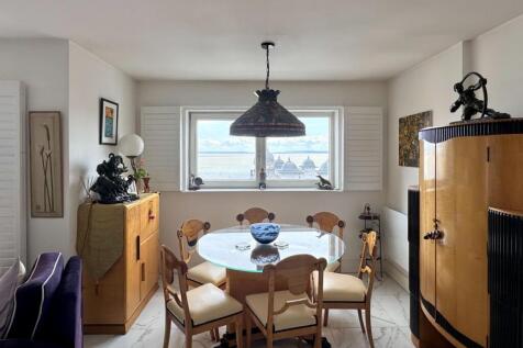 Open Plan Living/Dining/Kitchen