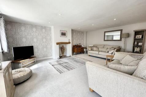 Lounge Dining Kitchen