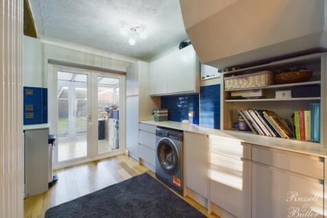 CAM02127G0-PR0094-STILL021