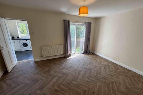 81 Church Road, Stockingford photo 4