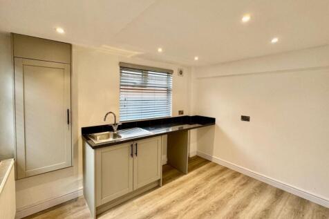 9 Stanneylands Drive - Utility- Laundrey.jpg