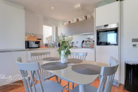 Wellesley Terrace, London photo 4