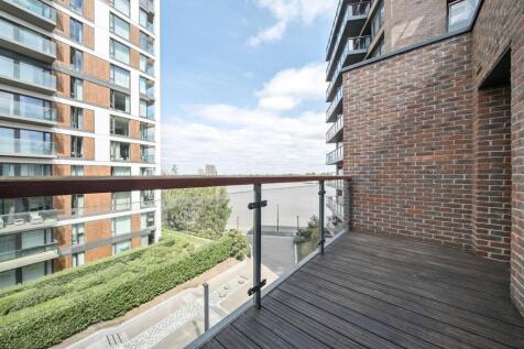 London, SE18 - property photo