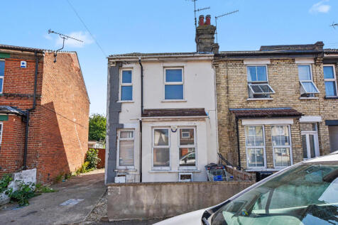 13A &amp; 13B Key Road, Clacton-on-Sea, Essex, CO15 3DA