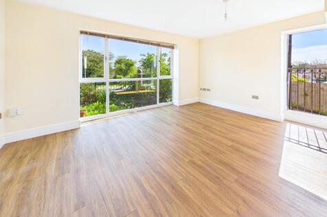 Living/dining area