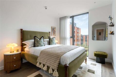 BEDROOM (PHOTO OF SHOW APARTMENT)