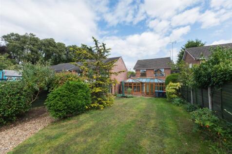 10 Meadow Close-032.jpg