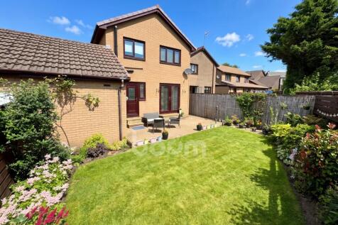 Glebe Court, Beith garden shot