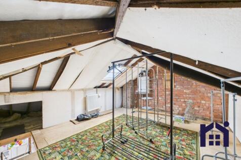 Ample loft space