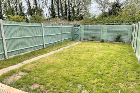 Rosebank, Epsom, KT18 photo 4