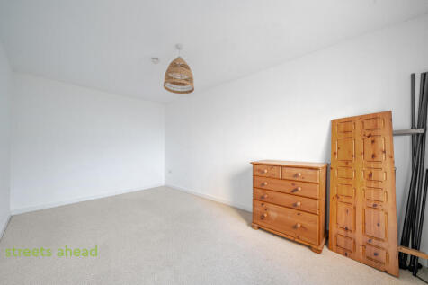 ea087035-fe07-4b0...