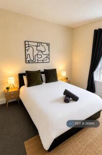 Master Bedroom, King Bed