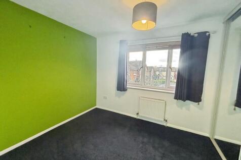 St. Lukes Close, Bishopdown photo 4