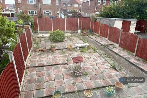 Cedar Avenue, Mexborough, S64 photo 4