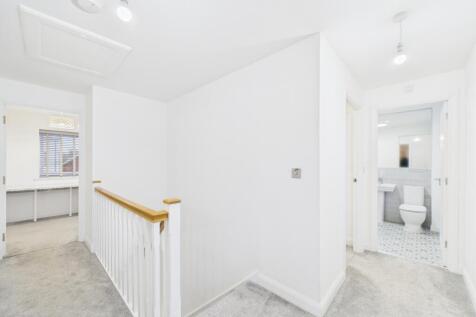 CAM02023G0-PR0190-STILL014